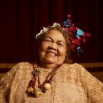 The selected photograph portrays Dona Onete in her most authentic essence—joyful, resilient, and dignifi ed—while powerfully reaffi rming and honoring the cultural heritage of the state of Pará.